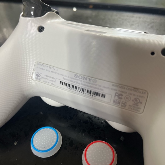 Ps4 white controller - Picture 2 of 11